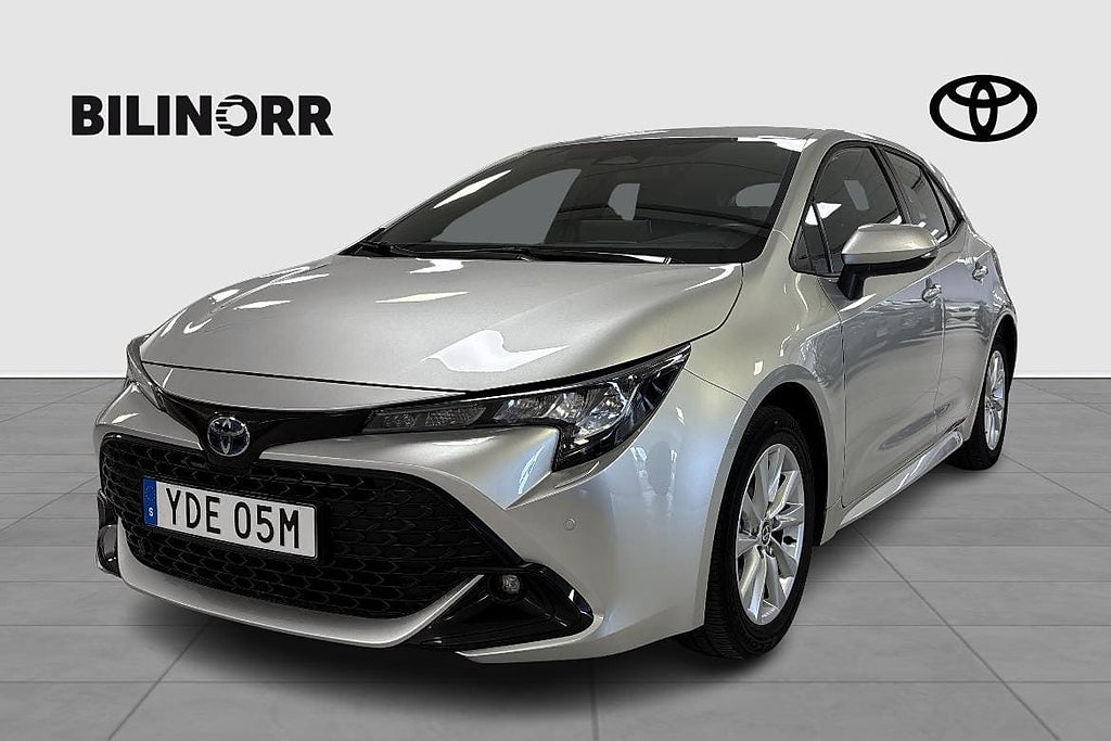 Toyota Corolla 1,8 HYBRID 5D ACTIVE PLUS - VHJUL, VÄRMARE