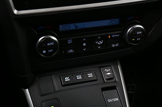 Halvkombi Toyota Auris 18 av 24