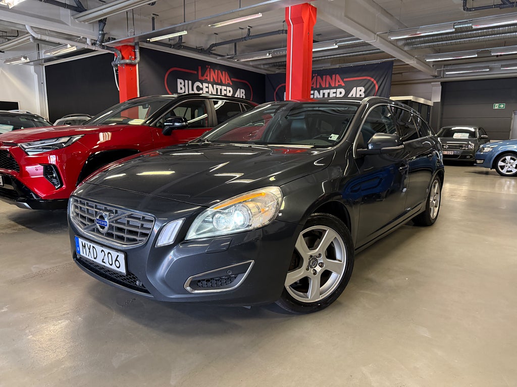 Volvo V60 D2 Automat Summum Drag Skinn Kamrembytt PDC SoV 