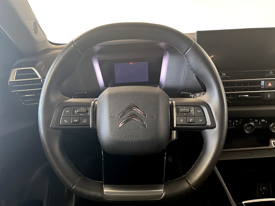 Bild på Citroën C4 Shine 1.2 PT 130hk Aut B-KAMERA CARPLAY HUD NAVI