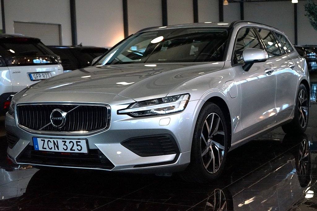 Volvo V60 T8 AWD AUT Momentum VOC Carplay 