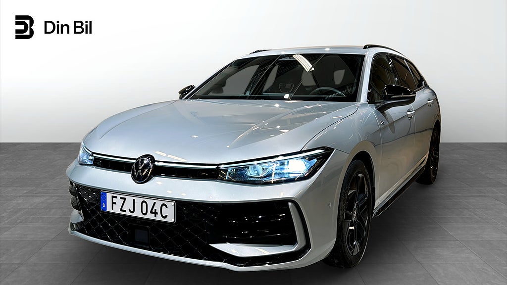 Volkswagen Passat TDI193 4M DSG R-Line Black Style P-värmare/Drag