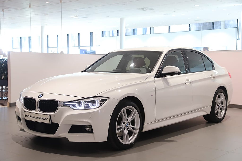 BMW 330i /Comfort Acces/H&K-Ljud/Adaptiv f.h