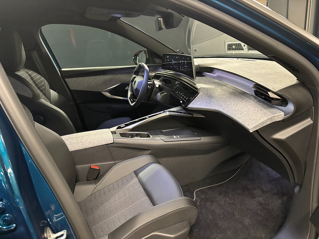 Bild på Peugeot 3008 GT HYBRID 136hk e-DSC 