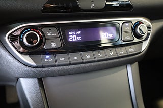Halvkombi Hyundai i30 19 av 26