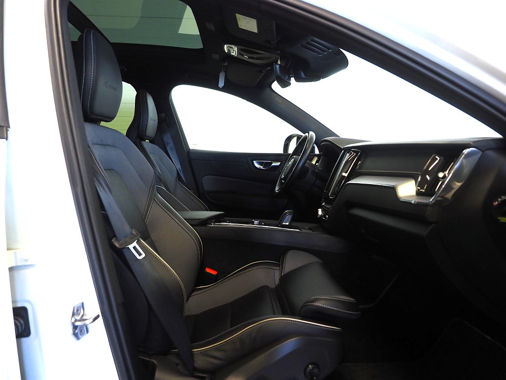 Volvo XC60 T8 Twin Engine 392hk AWD  R-Design |Drag|Pano|Navi|21"| 2020