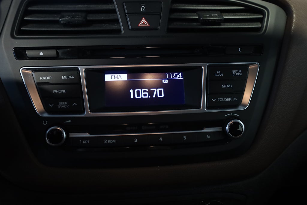 Hyundai i20 1,2 84hk ComfortPlus Blåtand PDC Rattvärme 2016