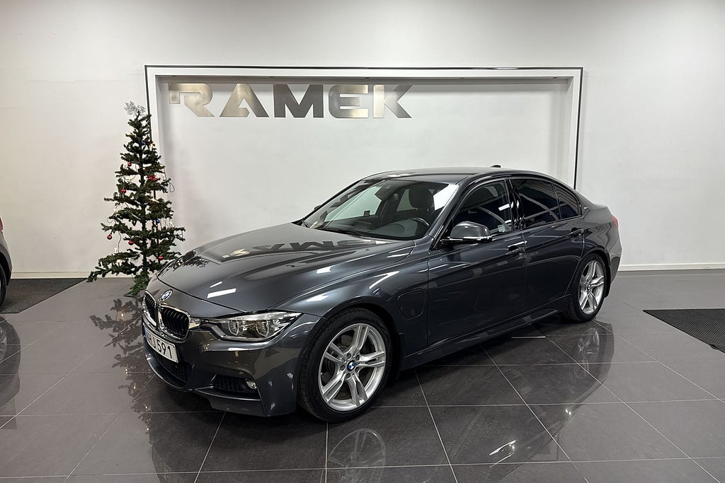 BMW 330e Sedan Steptronic M Sport V-hjul Backkamera