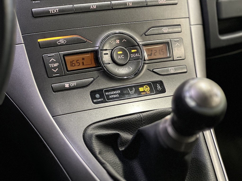 Toyota Auris 5-dörrar 1.6 Dual VVT-i Nybesiktad | Nyckelfri | S+V