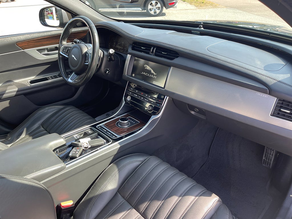 Jaguar XF 25d Sportbrake AWD 240 hk
