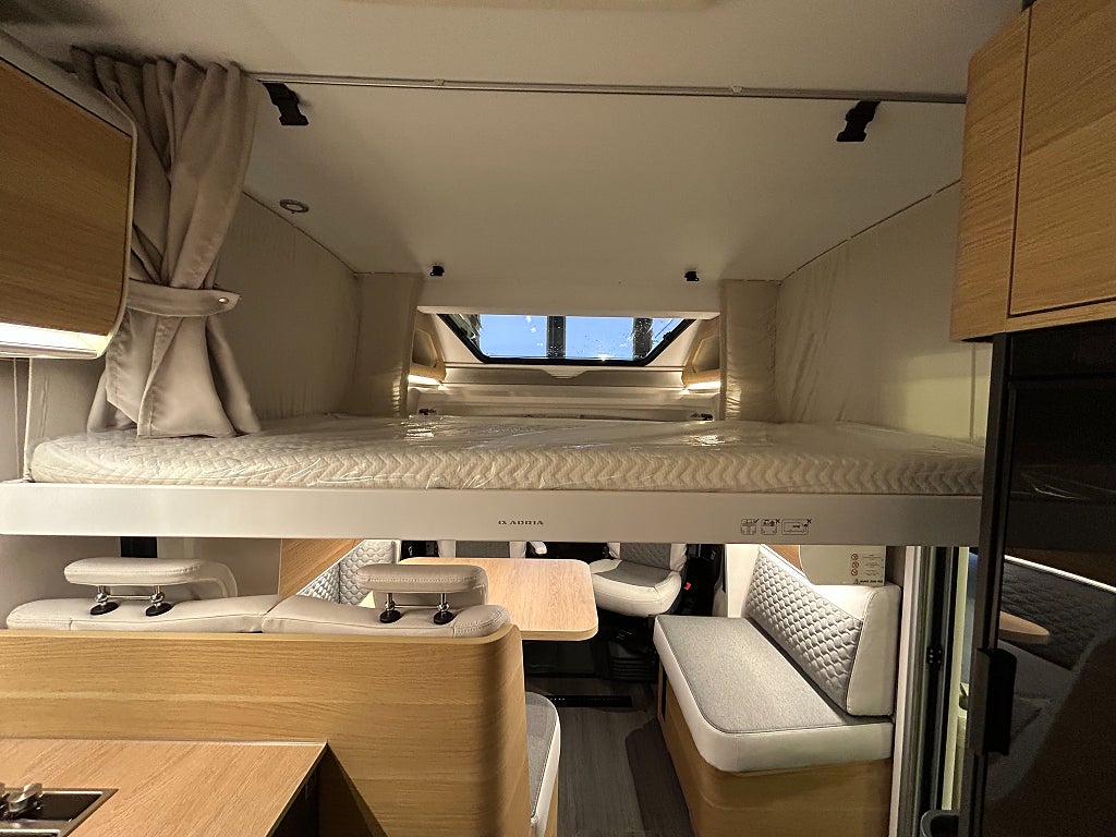 Adria Matrix 670 SL 60 Y /B-körkort/Taksäng/Automat/5 bältad - Adria