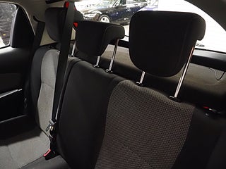 Halvkombi Toyota Yaris 16 av 21