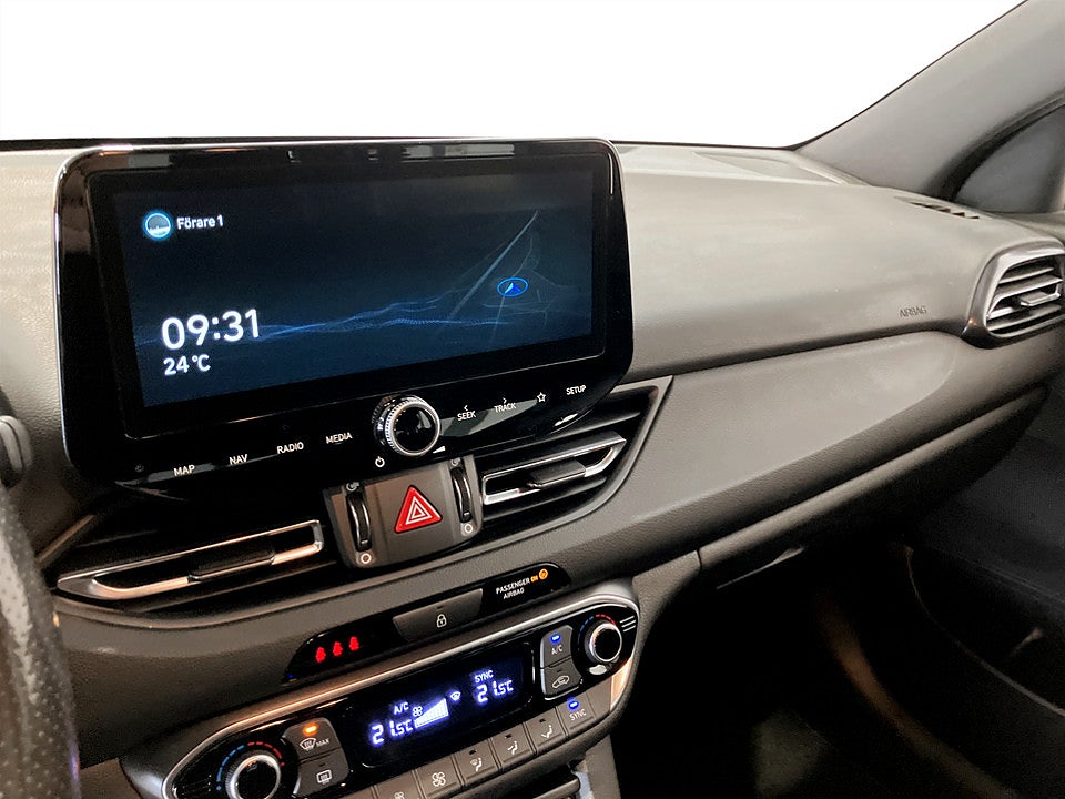 Bild på Hyundai i30 N-Line 1.5 T-GDI 159hk Aut B-KAMERA CARPLAY