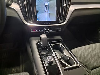 Volvo V60 Recharge T6 AWD Geartronic Core Edition Euro 6 — bild 9 av 11