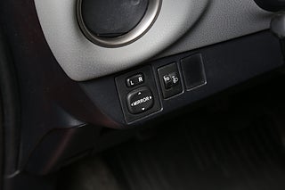 Halvkombi Toyota Yaris 12 av 24