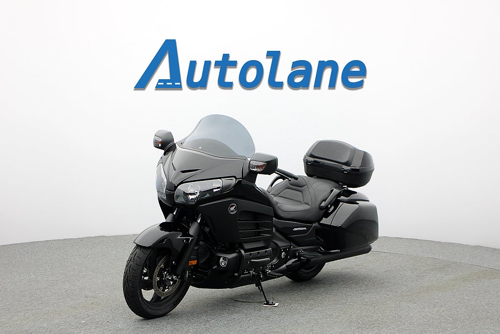 Honda GL1800B Gold Wing *ABS Endast 647 mil! Nya Däck Nyservad