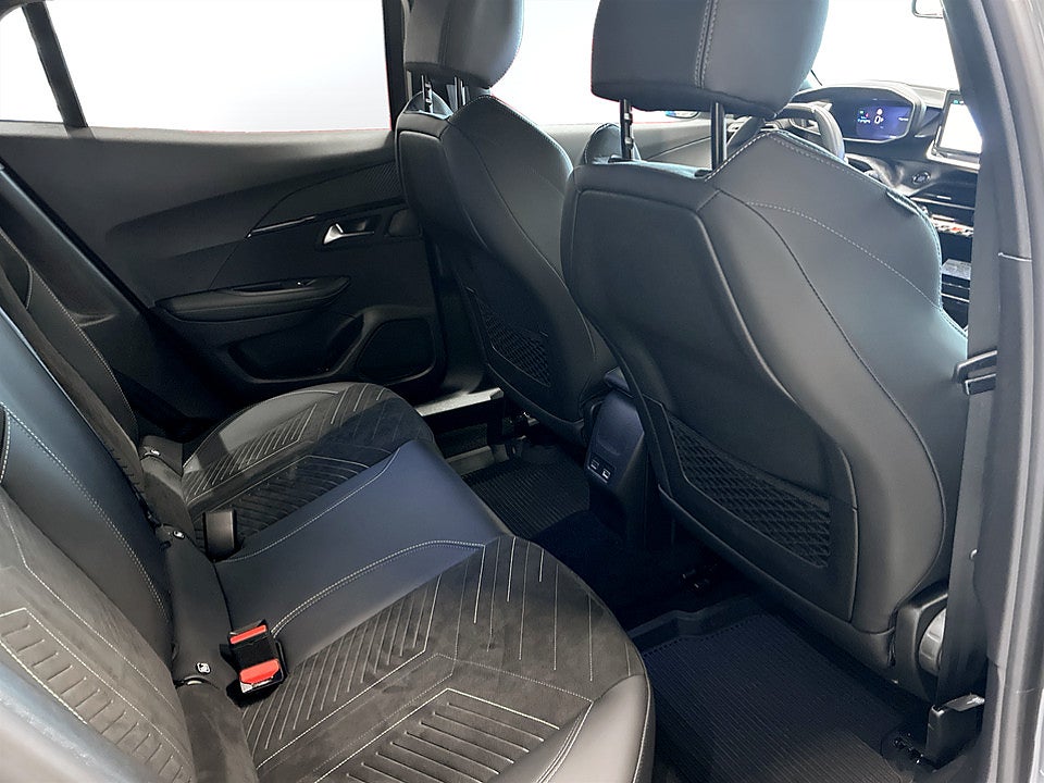 Bild på Peugeot 2008 GT 1.2 PT 130hk Aut B-KAMERA CARPLAY