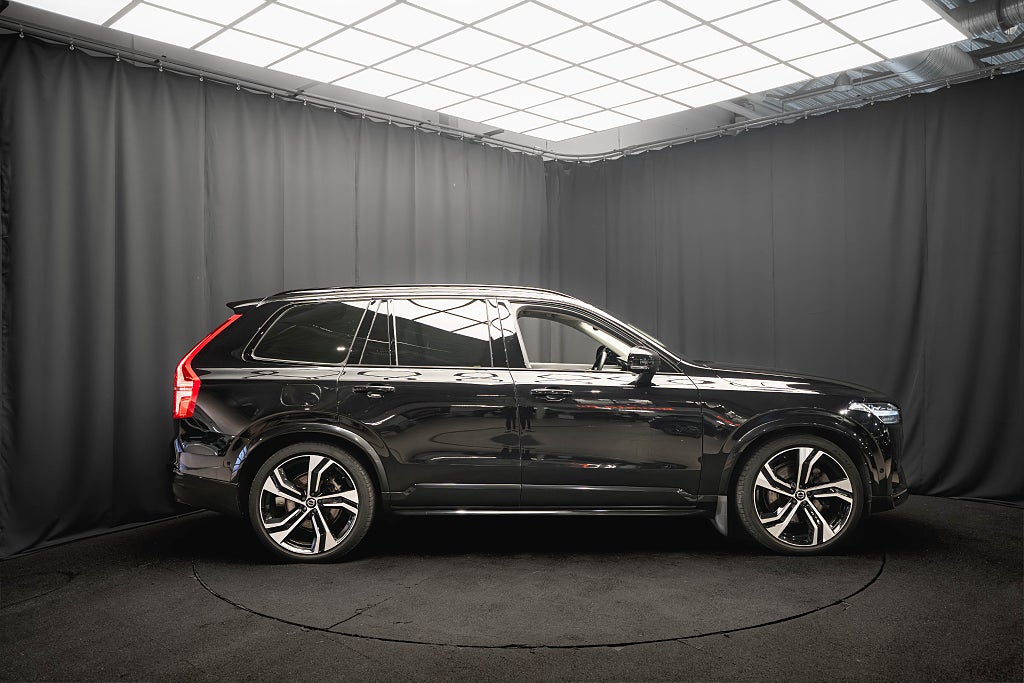Volvo XC90 Recharge T8 AWD ULTIMATE DARK 7-sits B&W LUFT DRAG MOMS