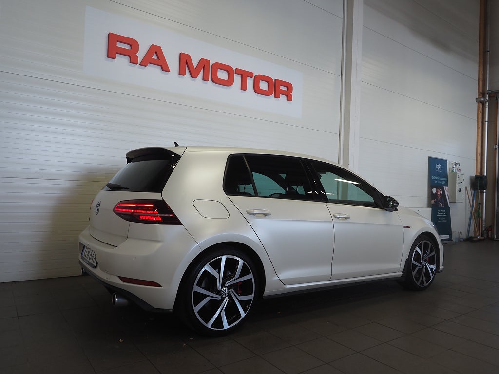 Volkswagen Golf GTI Performance 2.0 TSI 245hk Taklucka Dynaudio Cockpit 2018