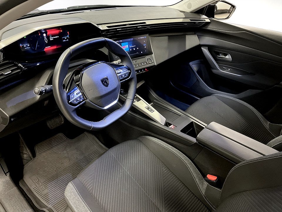 Bild på Peugeot 308 5D Active Pack 1.2 PT 130hk Aut - CARPLAY, FARTHÅLLARE