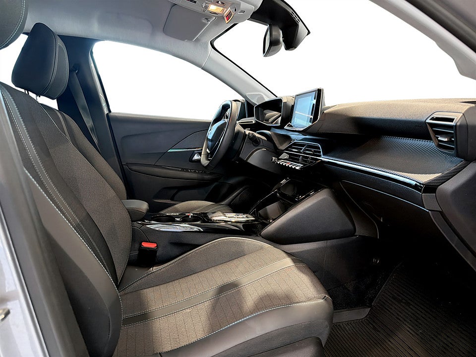 Bild på Peugeot E-208 Allure Pack 50kWh 136hk Aut B-KAMERA CARPLAY