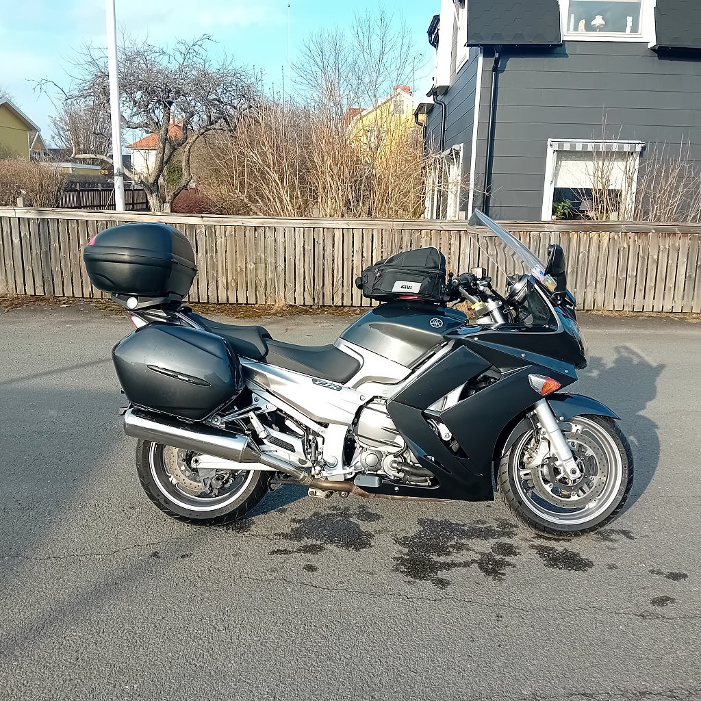 Yamaha Fjr1300 ABS // NYSERVAD ! // LÅGA MIL !