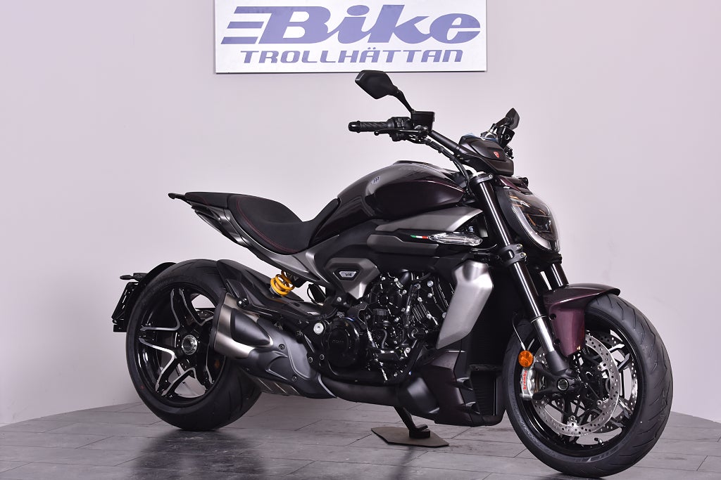 Ducati XDiavel V4 Beställnings MC, Bike
