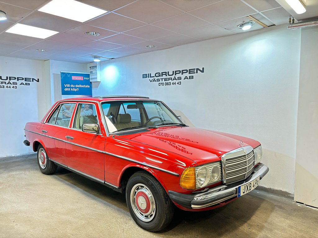 Mercedes-Benz W123 200 109HK / T-lucka / Drag/Unik /Välskött