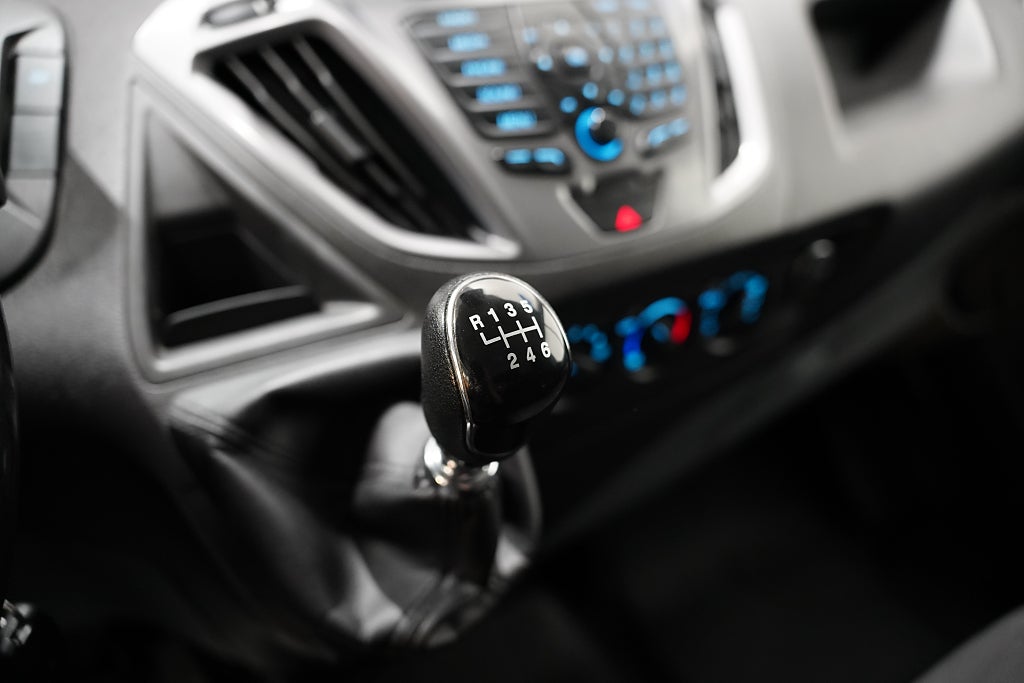 Ford Transit Custom L2 340 2.0 TDCi 170hk D-värmare Drag P-sens Carpl