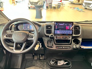 Husbil-alkov Adria CORAL XL 660 SL 17 av 21