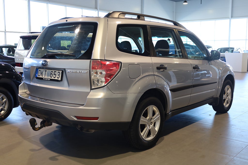 Subaru Forester 2.0 X 4WD AUT Drag M-Värme Blåtand Nybesiktigad 2012