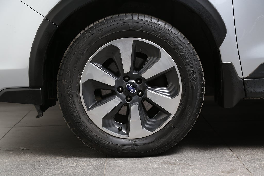 Subaru Forester 2,0i 150hk XE AWD Aut Skinn Extraljus Dragkrok 2019