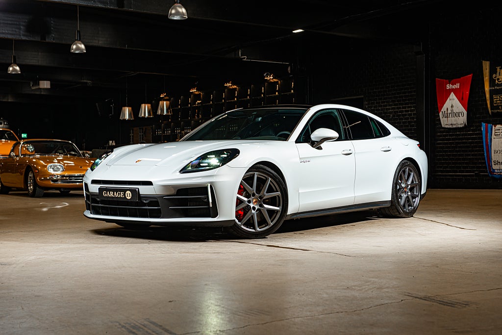 Porsche Panamera 4S E-Hybrid / 2025 / 800mil