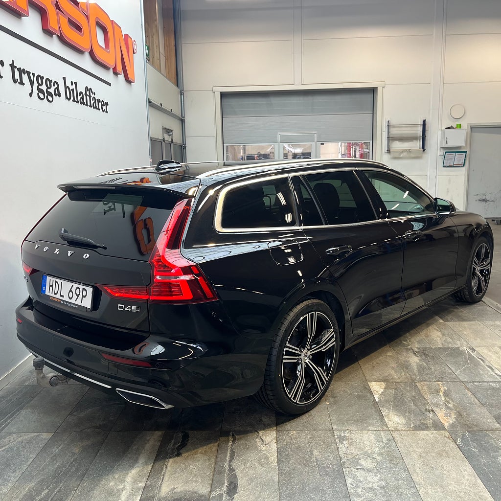 Volvo V60 D4 AWD Inscription Navi Carplay Backkamera Värmare Drag