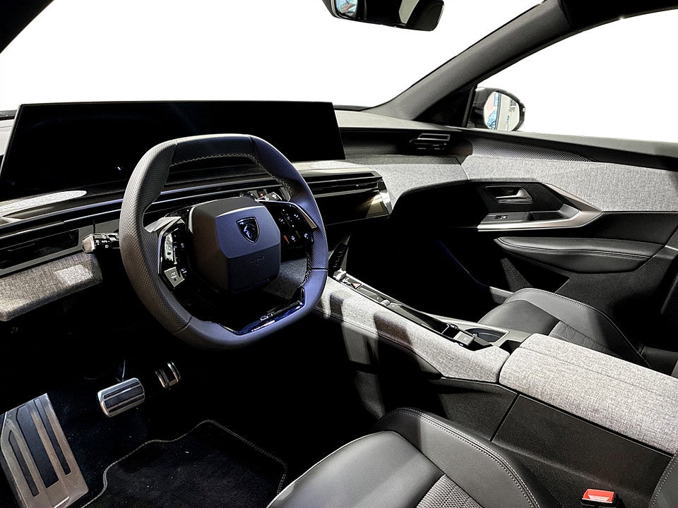 Bild på Peugeot 5008 GT Hybrid 145hk Aut - VECKANS KLIPP!