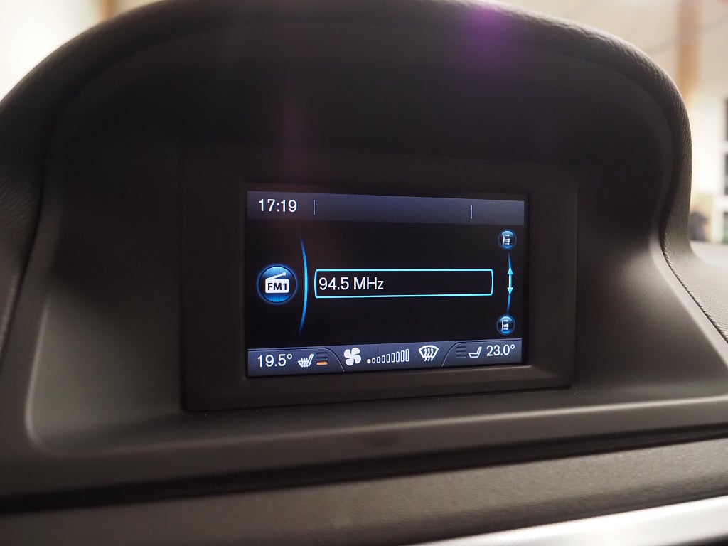 Volvo V70 D2 Geartronic Momentum Drag BLIS Farthållare Skinn 2015