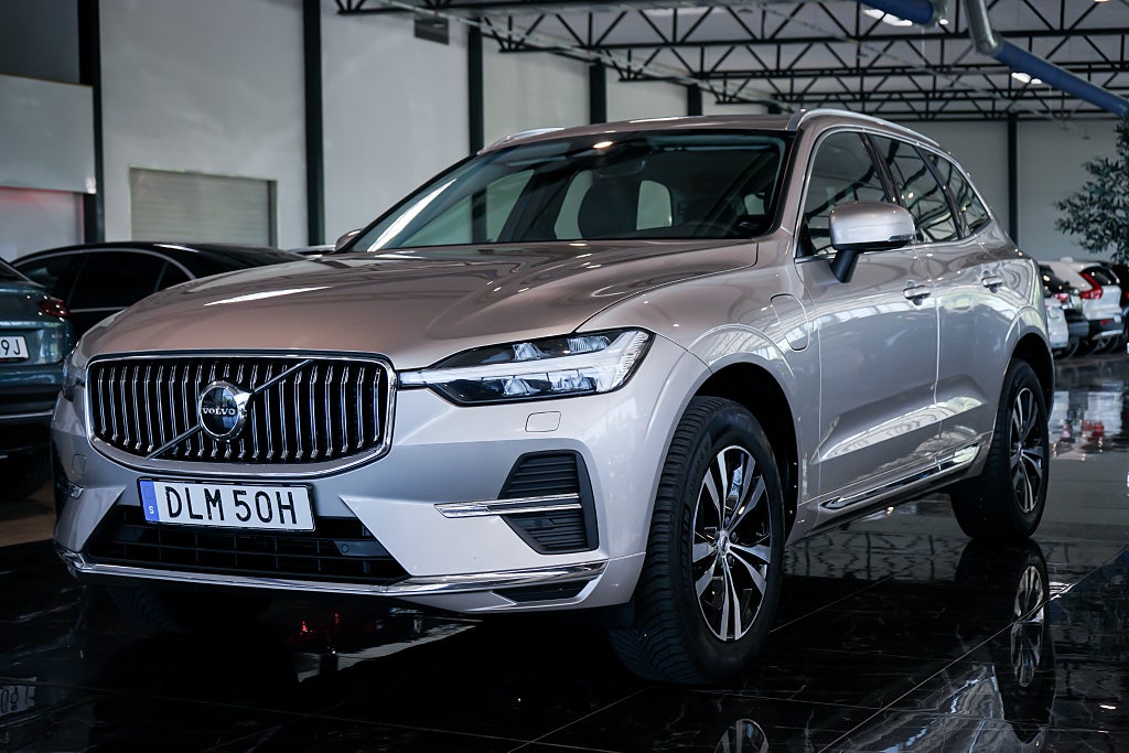 Volvo XC60 Recharge T6 AWD AUT Core Edition Pano LR 350hk Plug-in 