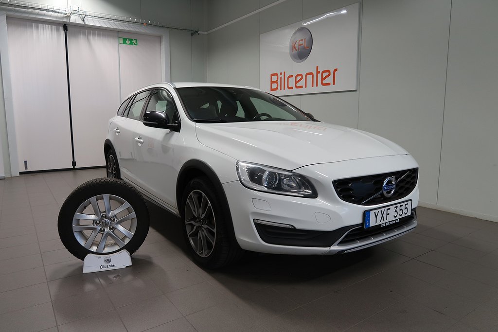 Volvo V60 Cross Country D3 Aut-VOC-Värmare-SoV Summum Euro 6