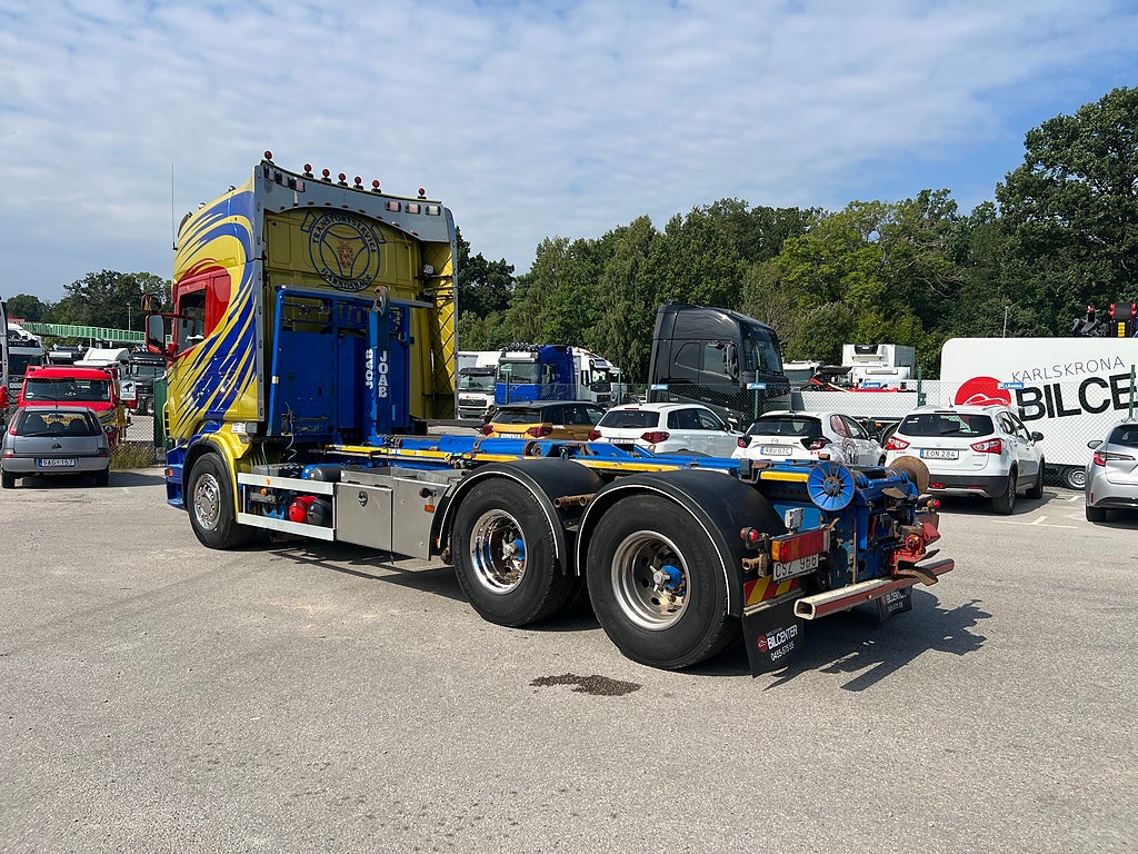 Scania R560 V8 6x4 Tandem, Lastväxlare