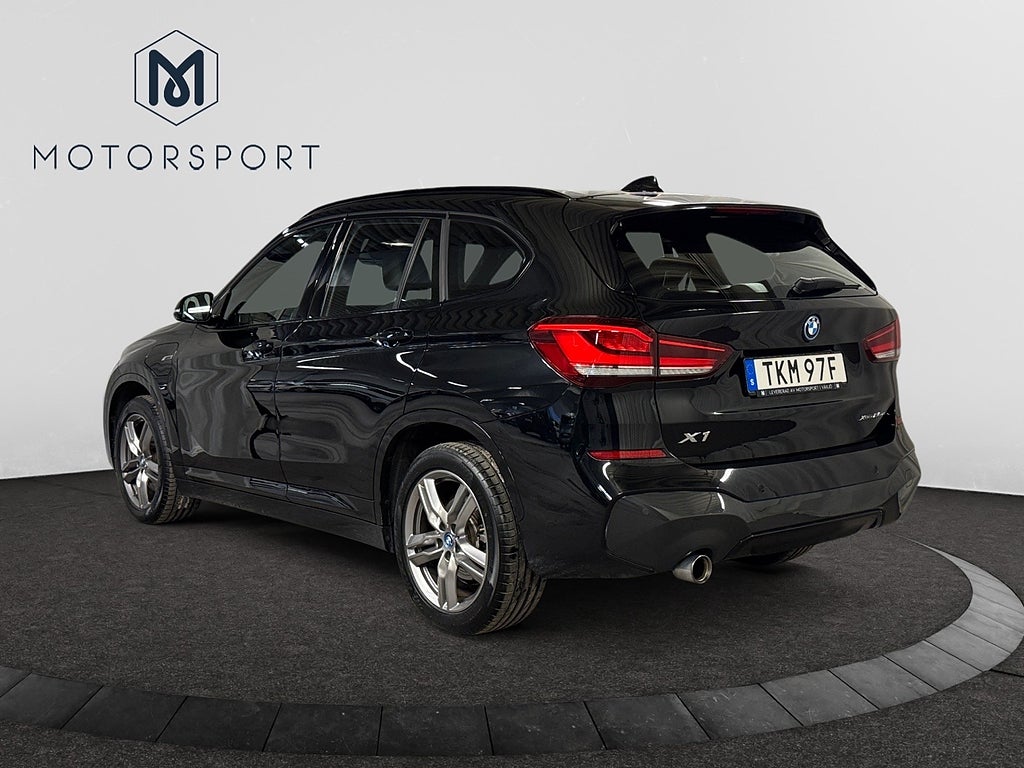 BMW X1 xDrive25e 220hk M SPORT Rattvärme Head-up Navi-Pro bild 5
