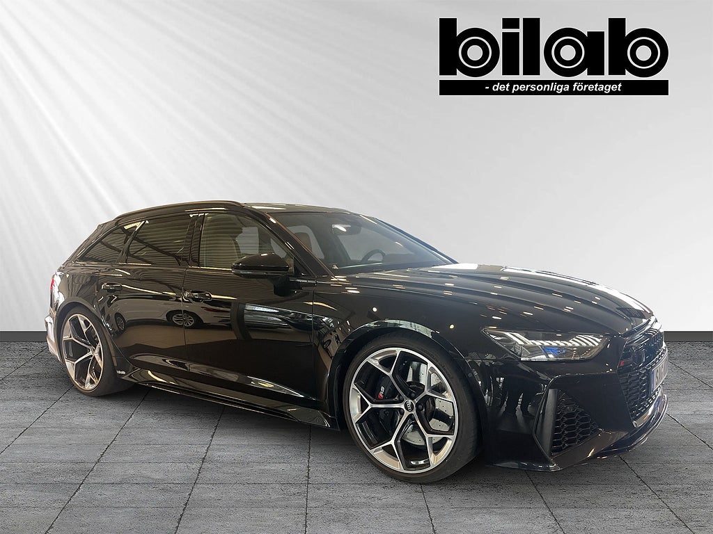 Audi RS6 Avant Performance V8 630hk B&O, Pano, 22", HuD, Carbon
