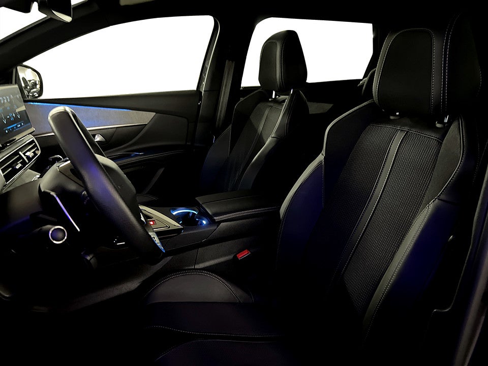 Bild på Peugeot 5008 GT 1.2 PT 130hk Aut 7-SITS B-KAMERA CARPLAY