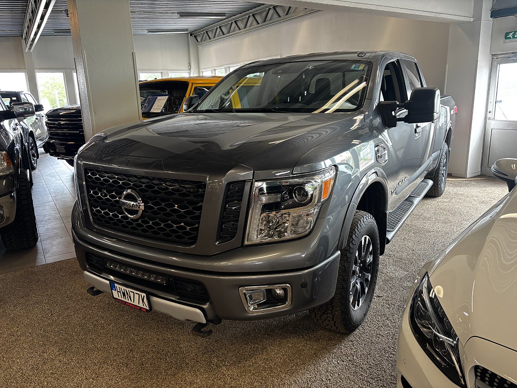 Nissan Titan Crew Cab 5.0 V8 AWD