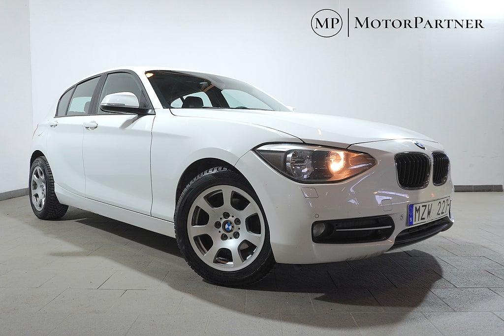BMW 116 i Sport line Automat P-sensorer Keyless 136hk 