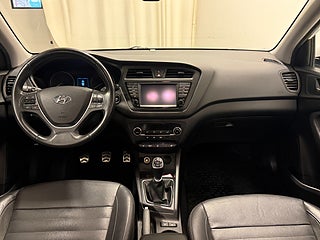 SUV Hyundai i20 7 av 8