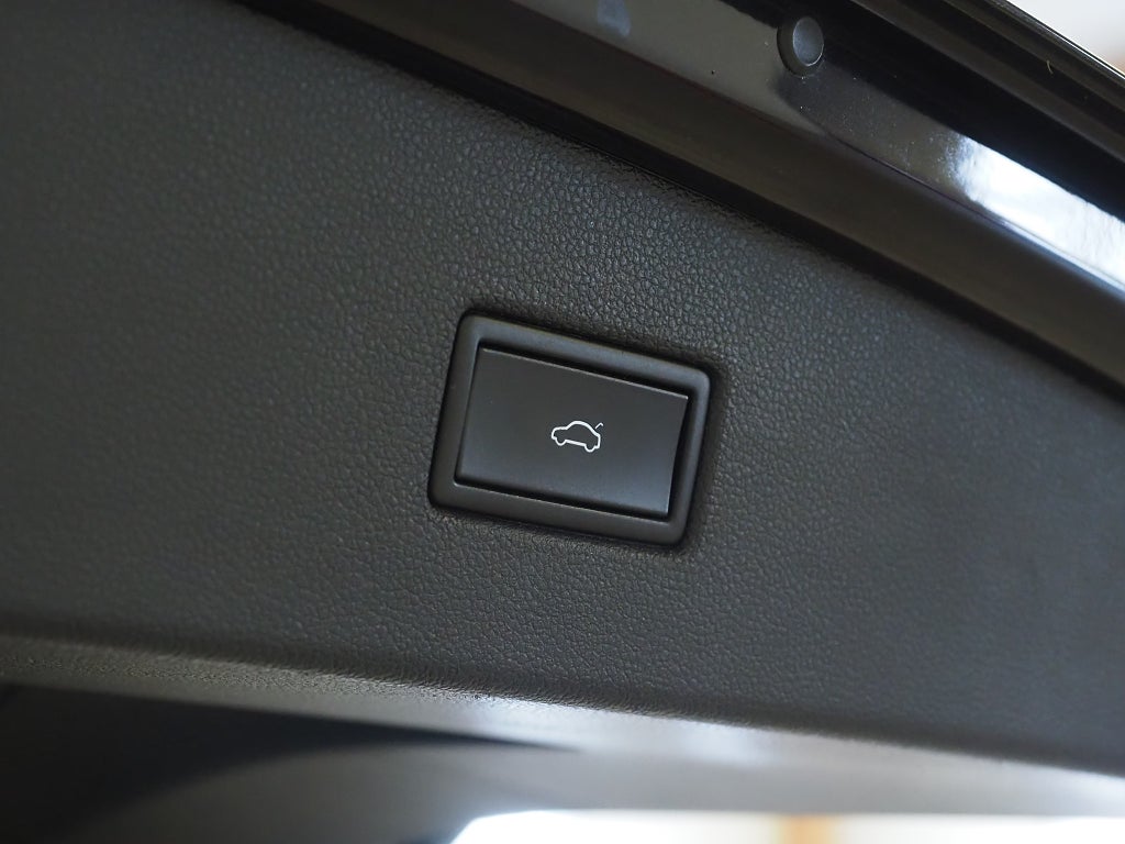 Volkswagen Tiguan 2.0 TDI 4Motion R-Line P-Värm Drag Kamera 19" Carplay