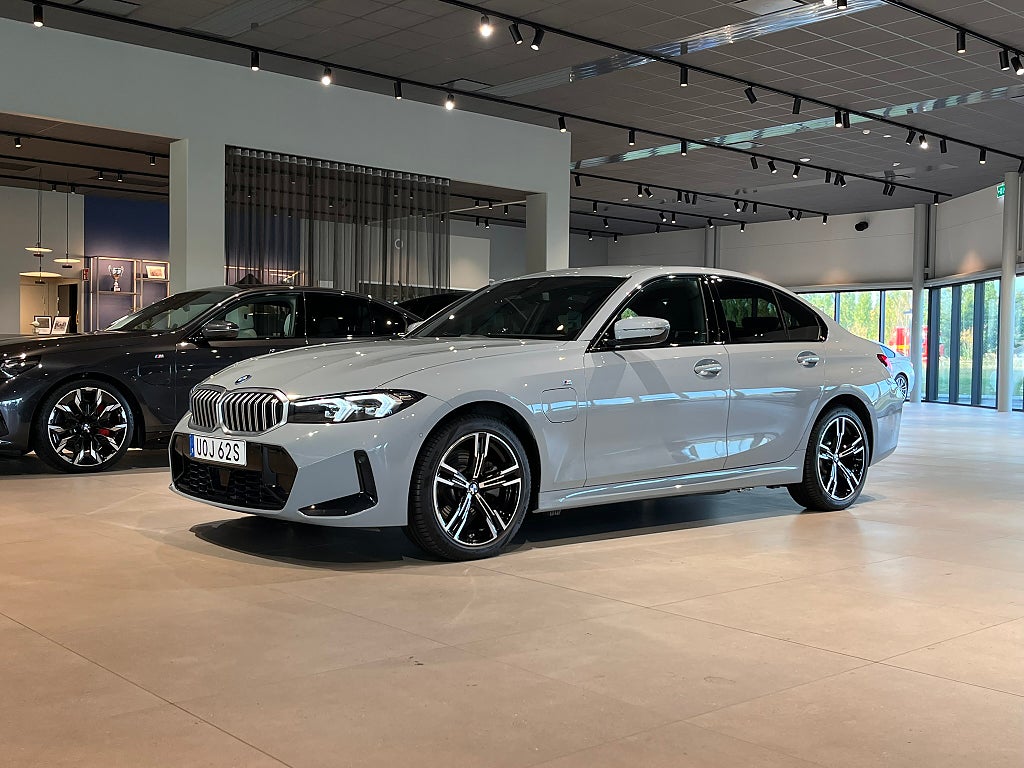 BMW 330e xDrive Sedan M Sport Adapt Farth Rattvärme