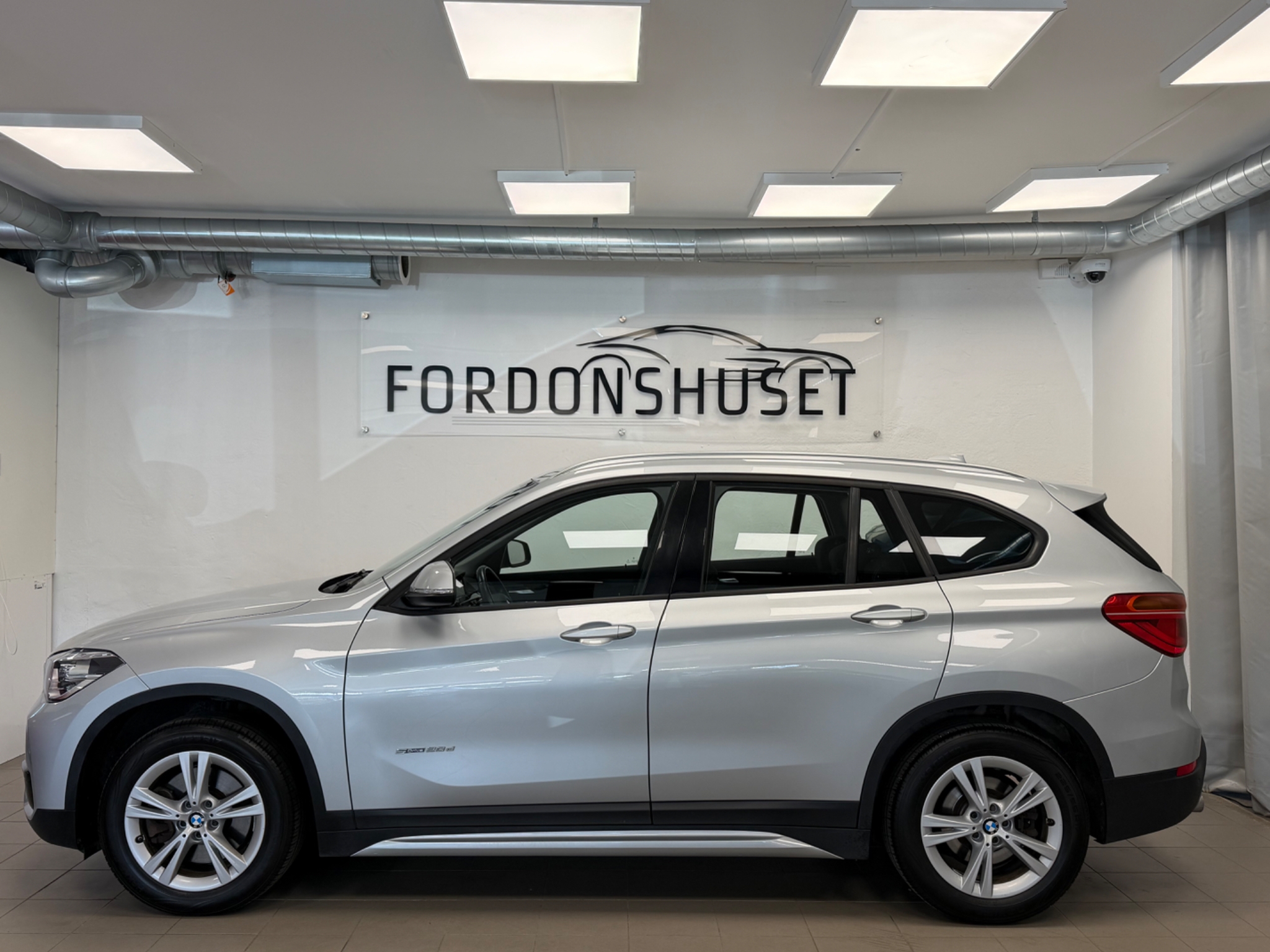 BMW X1 sDRIVE20d SPORT LINE 2016, bild 3/47