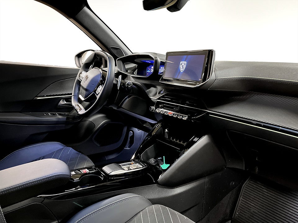 Bild på Peugeot 2008 GT 1.2 PT 130hk Aut B-KAMERA CARPLAY
