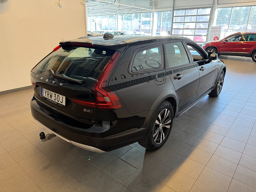 Volvo V90 Cross Country 2022 - miniatyr 3